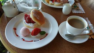 なばなの里の中にあるカフェです