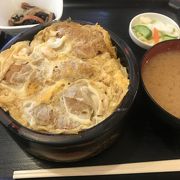 寿司もラーメンも丼ぶりも食べられます