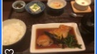 ランチ激戦区。待つけど美味しい