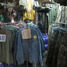 ウィークエンド マーケット (チャトゥチャック市場)