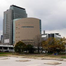 NHKホールと大阪歴史博物館　