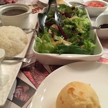 コースのサラダなど