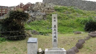 目の前に東シナ海が広がる城跡