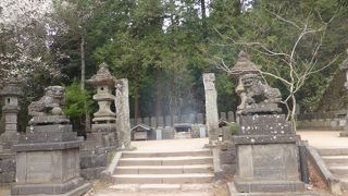 飯盛山にあります