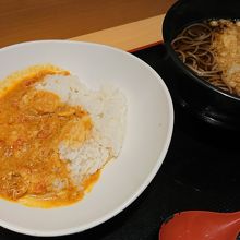 半カレーと半たぬきそは