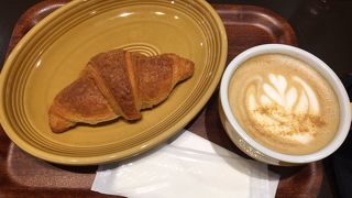 三日月屋　CAFE　博多駅店