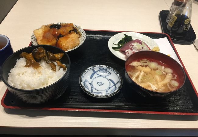 平目あんかけとかつお刺身定食！