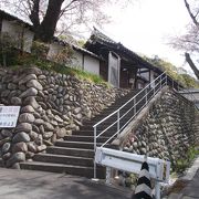 犬山遊園駅の近くにあります。