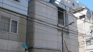 大きな建物の教会では と思います