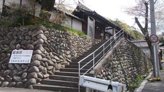 犬山遊園駅の近くにあります。