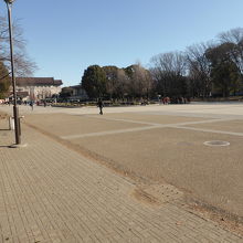 看板の場所から見た噴水