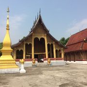 サッカリン通りの大きなお寺！