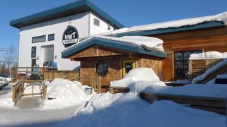 【クチコミ初登場】イエローナイフのオールドタウンでお勧めのビール工場直営のレストランです(o^～^o)！！