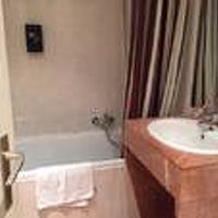 ラッキー！バスタブ付きでした。ﾄﾞﾗｲﾔｰも。