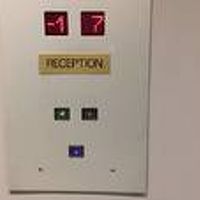 ロビー階、日本でいう1Fは-1です。