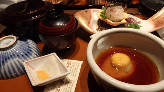 豪華なランチタイム。なのに時間はかからない。旅行者向きです。