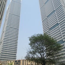 ２棟の高層ビルを持つ星港国際中心１期２期。