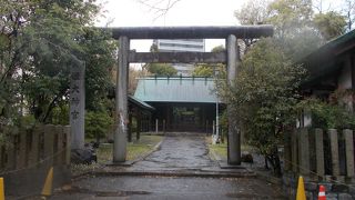 大垣公園の中にあります。