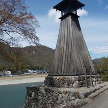 湊にある川港燈台です。