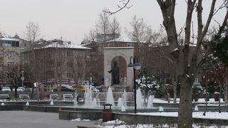 真冬なのに噴水あり！