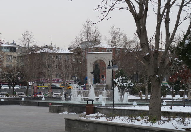 真冬なのに噴水あり！
