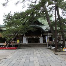 「拝殿」前に到着