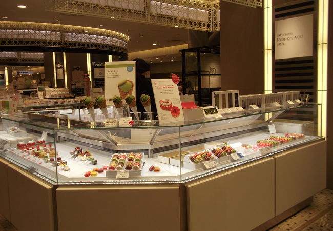 パティスリー サダハル アオキ パリ 渋谷ヒカリエ Shinqs店 クチコミ アクセス 営業時間 渋谷 フォートラベル