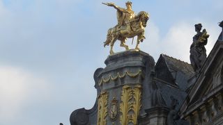 建物の地下を・・・