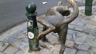 普通の街の一角に