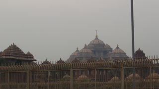 カメラ、ビデオ、スマホなど持って入れません