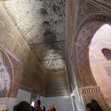 アヒメネスの間　