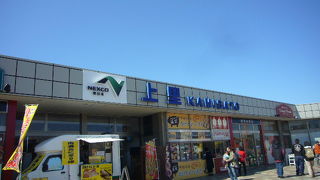 ツアーバスが多いです