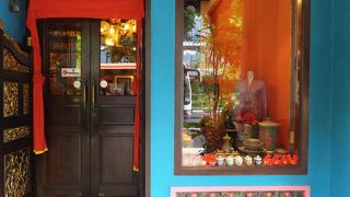 ２店舗並んでプラナカンショップ。