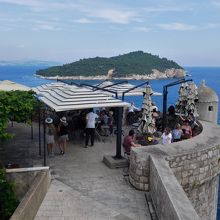 南側の城壁とロクルム島