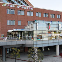 ２階に向かいます