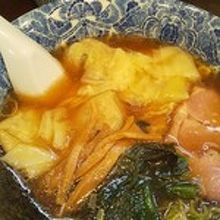 絶品のワンタン麺
