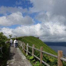 駐車場から展望台までの道
