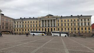 元老院広場の東側