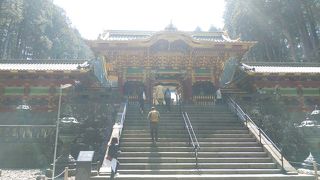 俗名「牡丹門」と呼ばれている