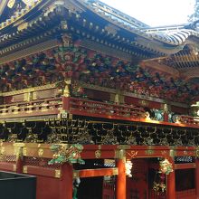 建物上部の彫刻と装飾がすばらしい