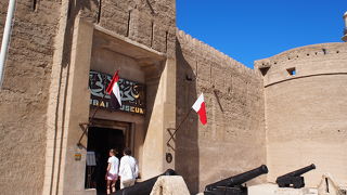 コンパクトだけど面白かったです。ドバイのこどもたちも来てました。