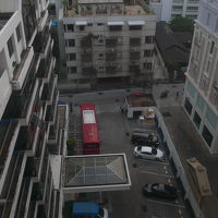 エントランスを望む