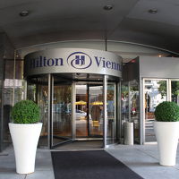 ウィーン・ミッテ駅前のホテル