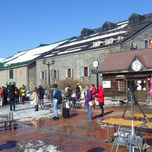 運河にせり出した部分にあります