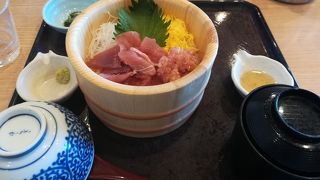 明るい店内