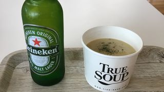 フライト前の腹ごなしにGood