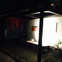 暗いと怖い感じ、伝わるでしょうか…