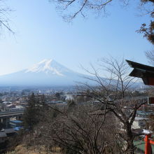 神社の広場から撮影