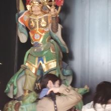 三仏堂出口の御朱印を頂く行列です