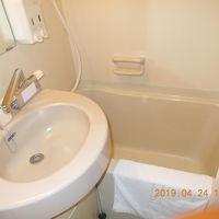 シャワーカーテンあります。